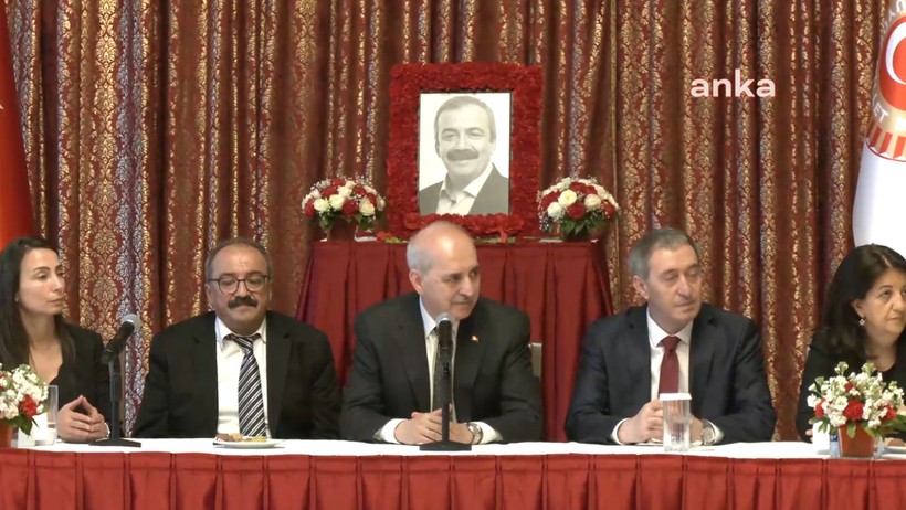 TBMM'de Anma Töreni... Bahçeli 99 Gün Sonra Sırrı Süreyya İçin Meclis'te - Resim : 1