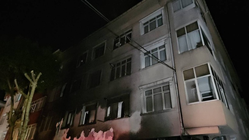 Küçükçekmece’de Beyaz Eşya Deposunda Yangın - Resim : 3