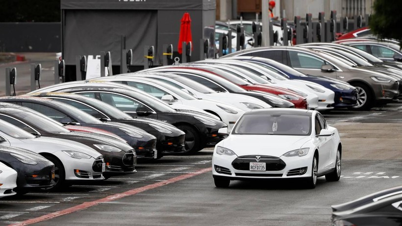 Tesla'da Dev Kriz! Üretimi Durdurdu, İşçileri Gönderdi - Resim : 1