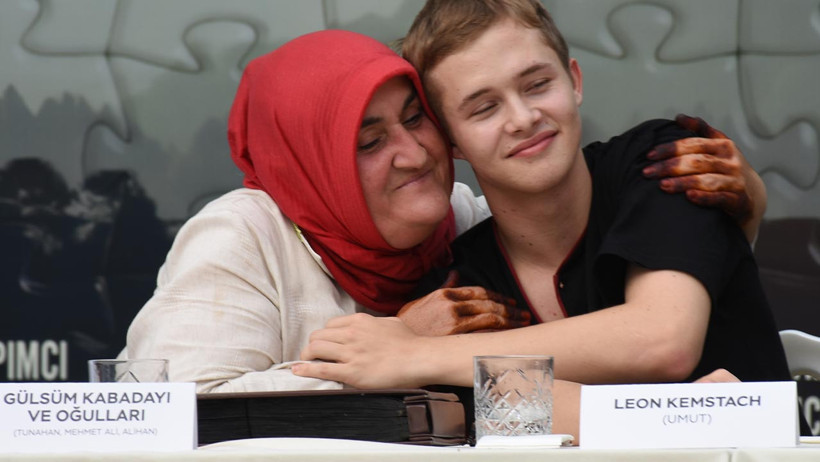 Rus Gence Kucak Açan Gülsüm Anne’nin 'Umut’ Dolu Hikayesi Film Oluyor! 15 Ülkede İzleyiciyle Buluşacak - Resim : 3