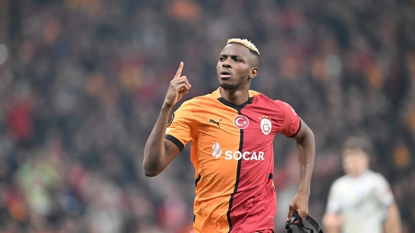 Galatasaray Taraftarı Osimhen İçin Haykırdı! 'Gitme Kal Bizimle' - Resim : 2