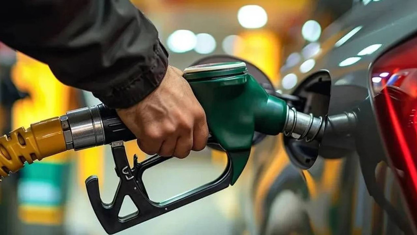 Akaryakıtta Peş Peşe Zamlar Yolda - Resim : 1