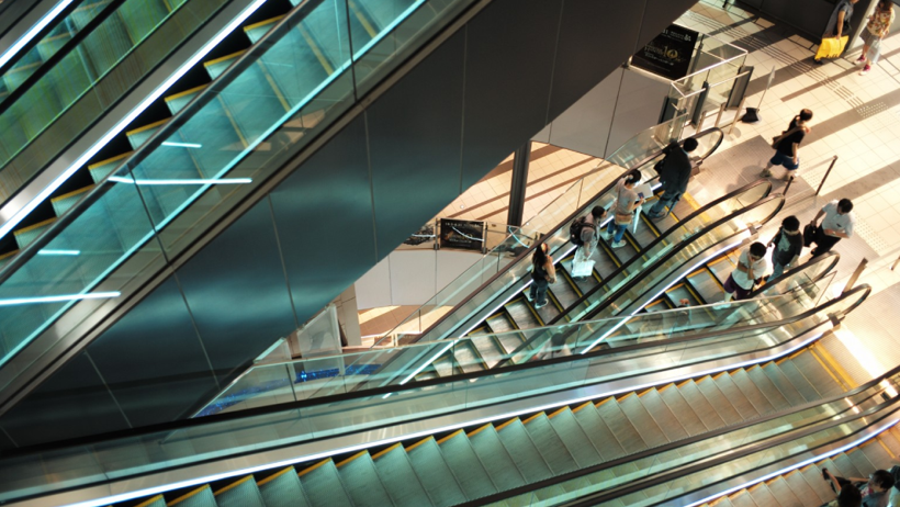 Duran Yürüyen Merdivenler Neden Dengemizi Bozar? İşte Bu Yüzden - Resim : 3