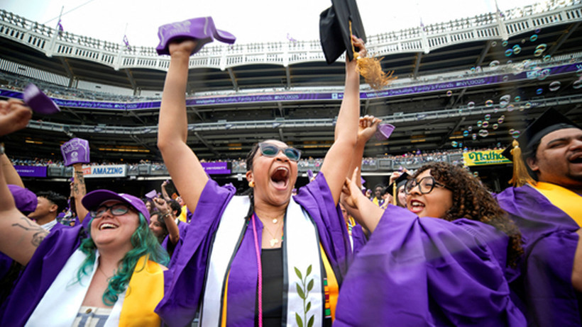 New York Üniversitesi'nde Skandal! Gazze Katliamını Kınayan Öğrencinin Diplomasına Gasp - Resim : 1