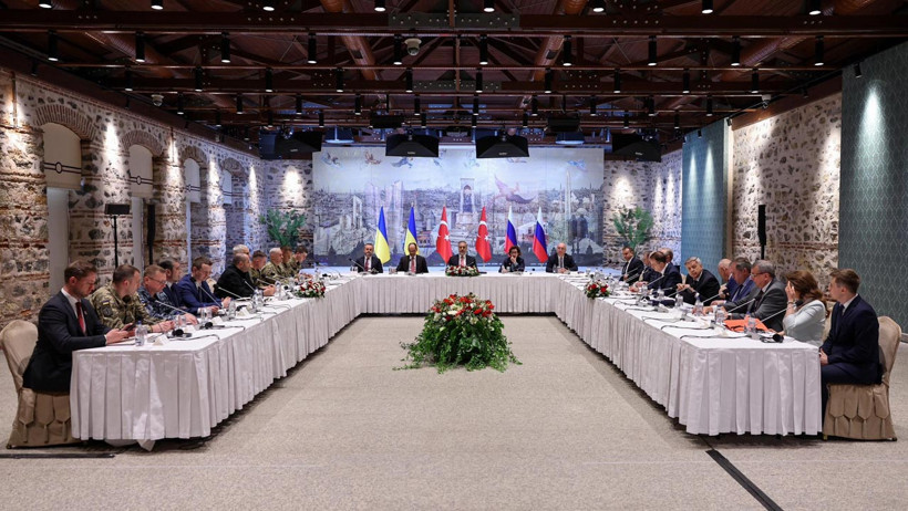Barışa İlk Adım... İstanbul'da Diplomasi Trafiği: Kritik Zirve Sona Erdi - Resim : 1