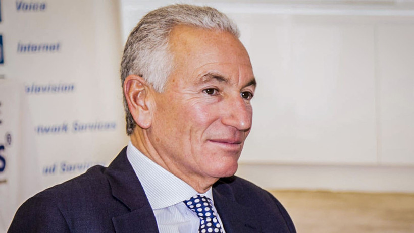 Vergi Kaçakçılığı, Seks Tuzağı ve Paris Büyükelçiliği... Trump'tan Çok Konuşulan Dünürüne Görev - Resim : 1