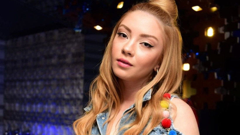 Ece Seçkin'in Kalbine İniyordu! Konseri Yarıda Kesti, Çok Kızdı - Resim : 1