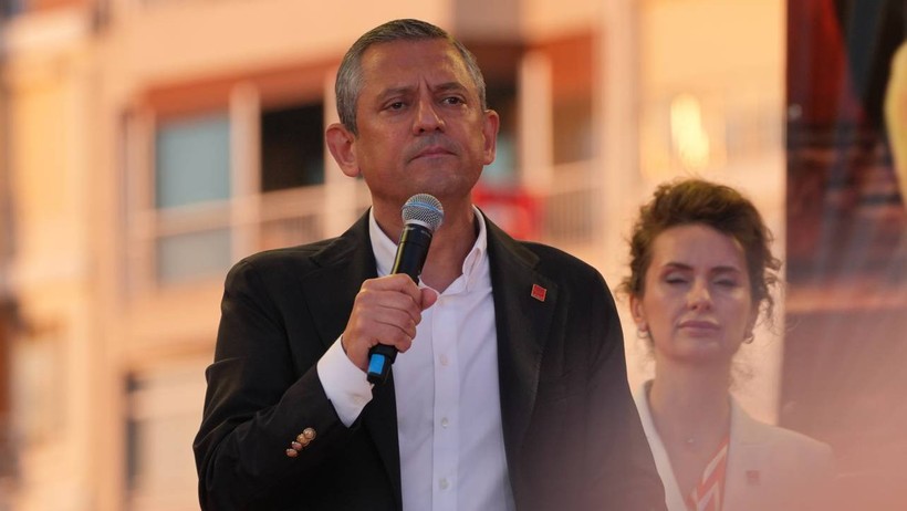 CHP Lideri Özgür Özel, İzmir'den Seslendi: 'Korkmuyoruz, Zulme Teslim Olmuyoruz' - Resim : 2