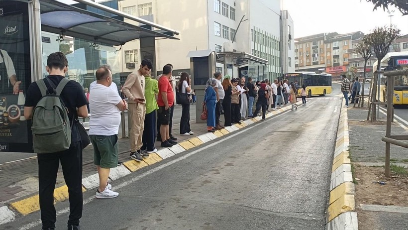 İstanbul'da Kriz Çözüldü: İBB ve Özel Halk Otobüsü Sahipleri Anlaştı - Resim : 1