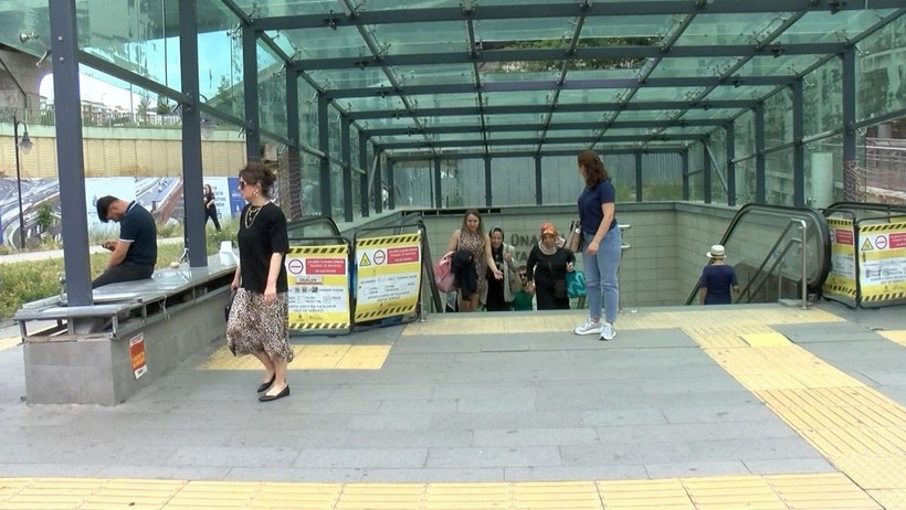 Metroda Yürüyen Merdiven Kırıldı, Faciadan Dönüldü - Resim : 2