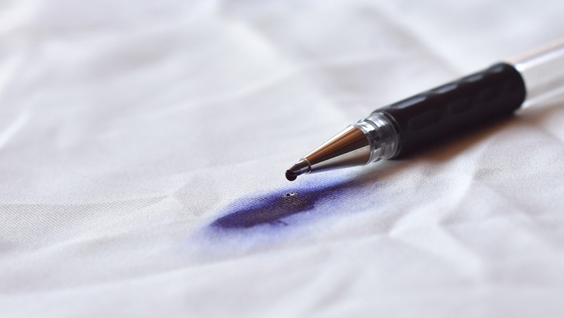 Elbiselerdeki Tükenmez ve Keçeli Kalem Lekesi Nasıl Çıkar? İşte Hızlı ve Tertemiz Eden O Yöntem - Resim : 3