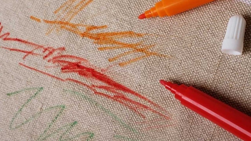 Elbiselerdeki Tükenmez ve Keçeli Kalem Lekesi Nasıl Çıkar? İşte Hızlı ve Tertemiz Eden O Yöntem - Resim : 2