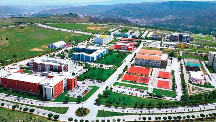 Üniversiteyi Arpalığa Çeviren Rektör Görevden Alındı: Kendisine Her Ay 1 Milyon 200 Bin Lira Maaş Bağlamış... - Resim : 2