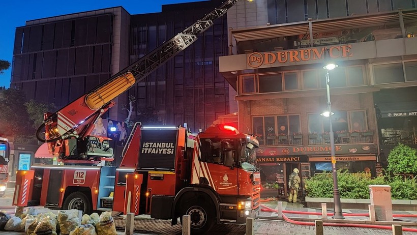 Beşiktaş'ta Restoran Yangını Korkuttu, İtfaiye Hızla Müdahale Etti - Resim : 1