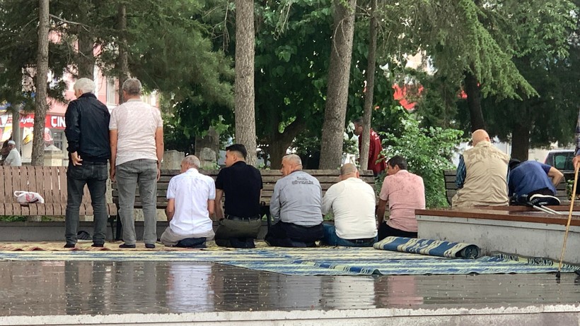 Karaman’da Sağanak Yağış Hayatı Felç Etti - Resim : 1