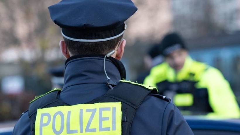 Emniyeti Karıştıran Sarık! Polis Kafasına Taktı Büyük Tartışma Çıktı - Resim : 1