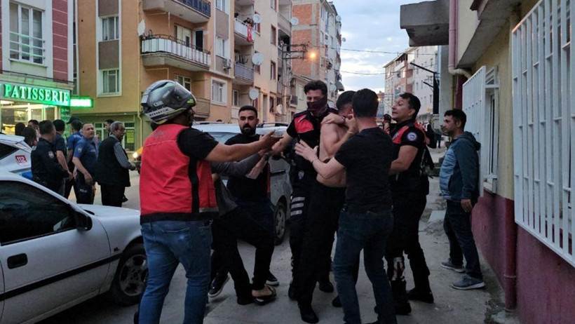 Trafikte Korna Kavgası Meydan Savaşına Döndü: 5 Yaralı, 10 Gözaltı - Resim : 3