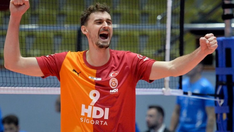 Bavullarını Toplayıp Gitmişti... Galatasaraylı Yıldız Geri Döndü, Taraftar Coştu! - Resim : 1
