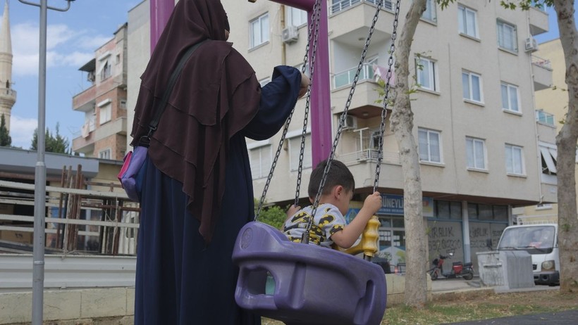 Şiddet Bu Kez Bir Anneyi Buldu! Çocuklarının Gözü Önünde Dehşeti Yaşadı - Resim : 2
