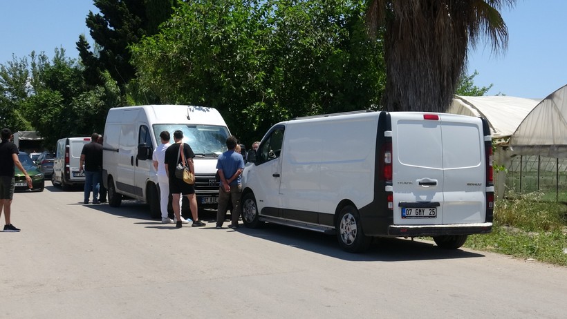 Görenler Aracını Tamir Ediyor Sandı! Acı Gerçek Ortaya Çıktı - Resim : 2