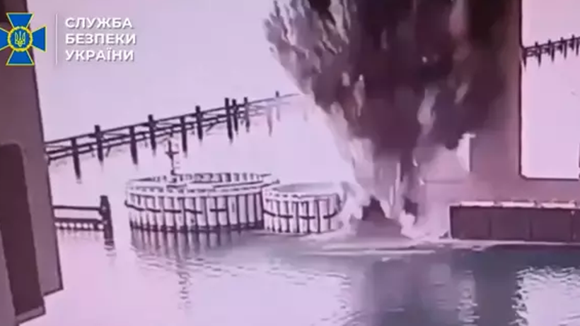 Ukrayna'dan Rusya'ya Bir Saldırı Daha! Ulaşımın Kalbi Köprüyü Havaya Uçurdu - Resim : 2