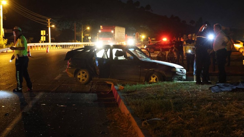 Aydın'da Feci Kaza! 2 Ölü, 3 Yaralı - Resim : 2