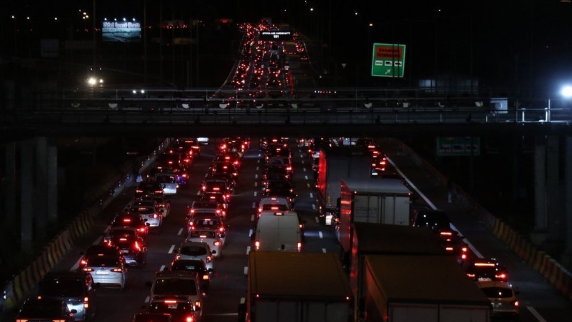 Kurban Bayramı Göçü Başladı: Tatilciler Yollara Düştü, Trafik Durma Noktasında - Resim : 1