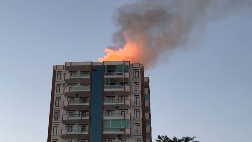 Diyarbakır'da 13 Katlı Apartmanda Yangın Faciası: Anne ve 3 Çocuğu Öldü - Resim : 4