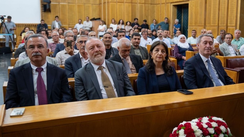 Tuncer Bakırhan Duyurdu! DEM Partili Heyetten, Terör Örgütü Lideri Öcalan ile Görüşme Talebi - Resim : 1