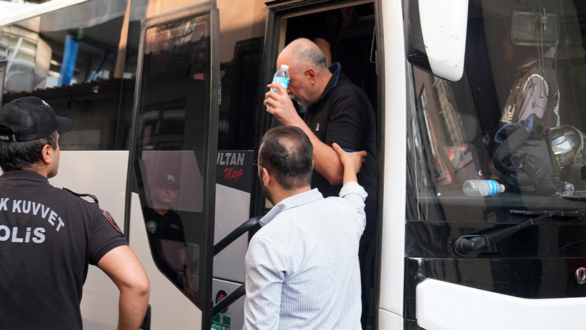 Yedikule Göğüs Hastalıkları Hastanesi'nde Rüşvet Soruşturması: Profesörler de Var! Yüzlerini Böyle Gizlediler - Resim : 2