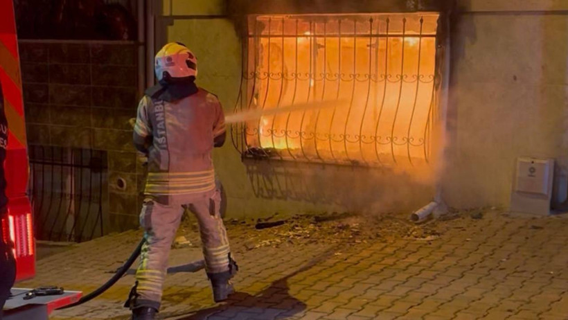 Esenyurt’ta Yangın Paniği! 14 Kişi Kurtarıldı, 1 Kişi Hastanede - Resim : 1