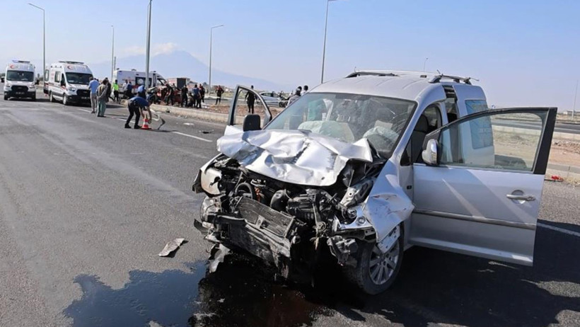 Sınav Yolunda Feci Kaza! 1 Ölü, 10 Yaralı - Resim : 1