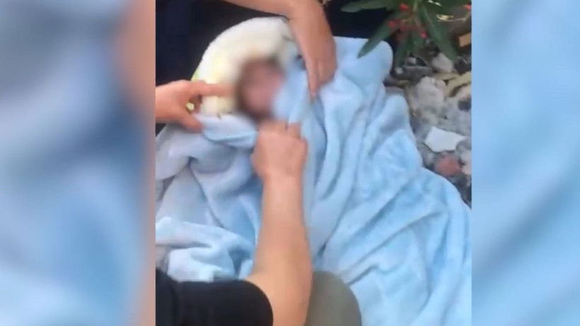 Güngören'de 3 Aylık Bebek Boş Araziye Terk Edildi - Resim : 1