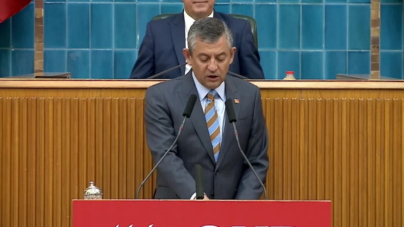 Özgür Özel, Kartalkaya'yı Hatırlattı, Turizm Bakanı'nı Topa Tuttu - Resim : 1