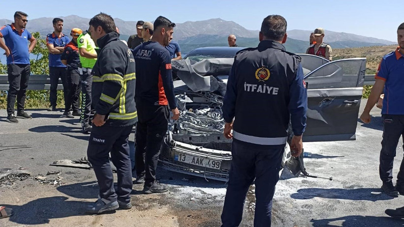 Adilcevaz Kaymakamı Nurhalil Özçelik Trafik Kazası Geçirdi - Resim : 1