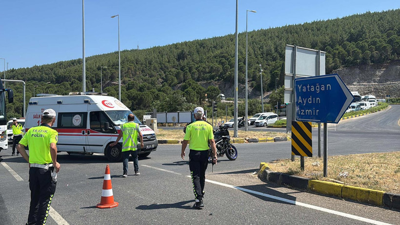 Beton Mikseri Otomobile Çarptı! Aynı Aileden 4 Kişi Yaralandı - Resim : 1