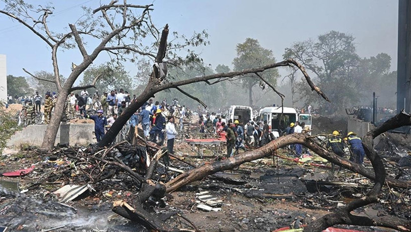 Hindistan’daki Uçak Kazasının Kara Kutusundan İlk Veriler Alındı! ‘Ölüm Yolculuğunun’ Şifreleri Çözülecek - Resim : 1