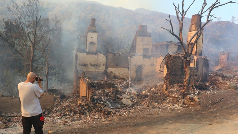 Türkiye Alevlere Teslim: Bir Köy Yok Oldu, Vatandaşlar Tahliye Edildi! İşte Son Durum - Resim : 10
