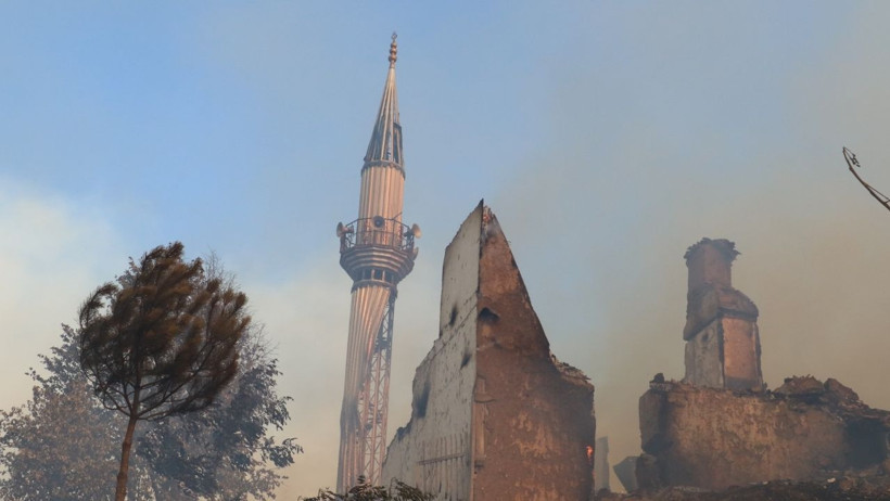 Türkiye Alevlere Teslim: Bir Köy Yok Oldu, Vatandaşlar Tahliye Edildi! İşte Son Durum - Resim : 9