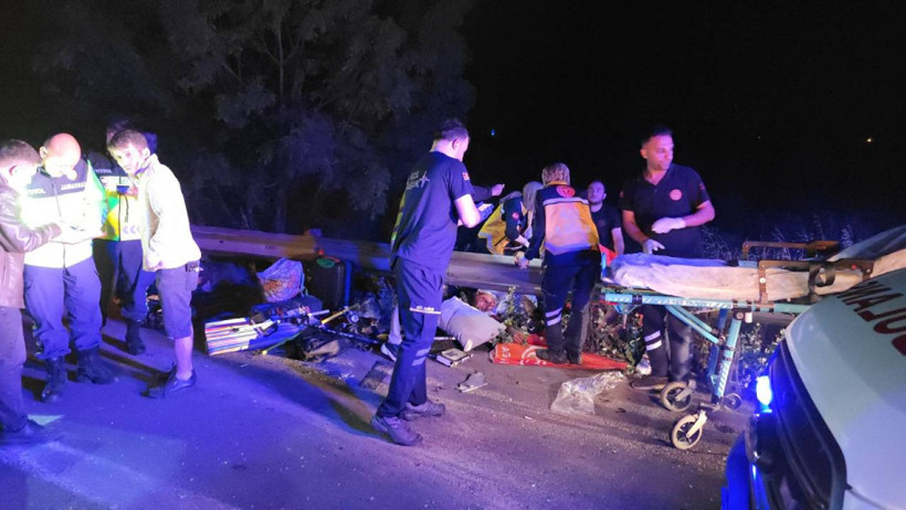 Otoyolda Feci Kaza! 7 Yaralı - Resim : 2