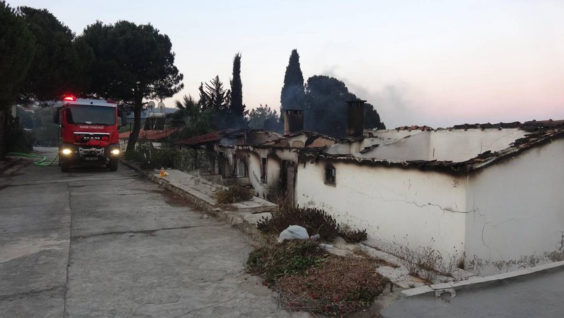 Türkiye'nin Dört Bir Yanından Alevler Yükseliyor, 3 İlde 50 Binden Fazla Kişi Tahliye Edildi - Resim : 1