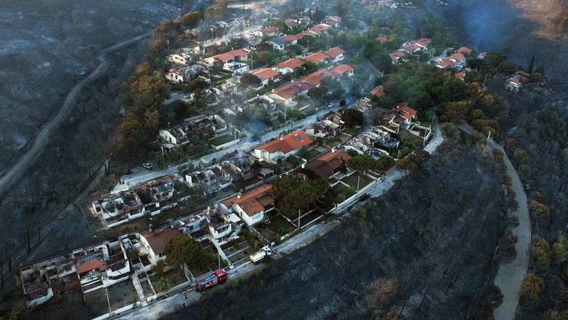 Türkiye'nin Dört Bir Yanından Alevler Yükseliyor, 3 İlde 50 Binden Fazla Kişi Tahliye Edildi - Resim : 4