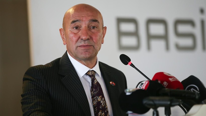 İzmir Büyükşehir Belediyesi'ne Operasyon: Gözaltına Alınan Tunç Soyer'den İlk Görüntü - Resim : 1