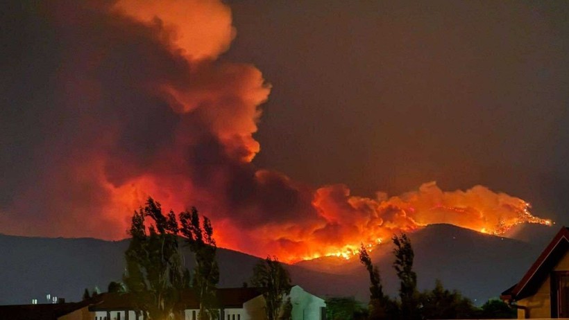 Yangın Kabusu İzmir'i Sardı: Köyler Boşaltıldı, Otoyol Kapandı - Resim : 3
