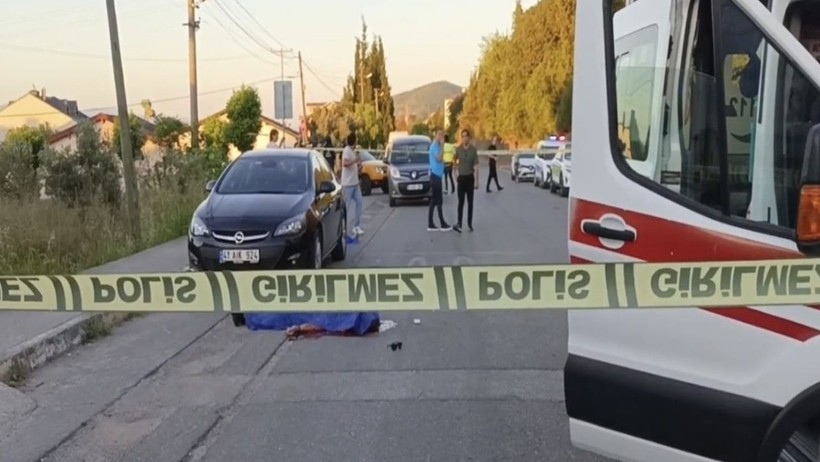 Sokak Ortasında Kanlı Hesaplaşma: Baba ile Oğlu Kurşunlara Hedef Oldu - Resim : 1