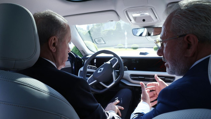 Cumhurbaşkanı Erdoğan'dan Togg T10F'ye İlk Test Sürüşü: Sedan Model Yola Çıktı - Resim : 2
