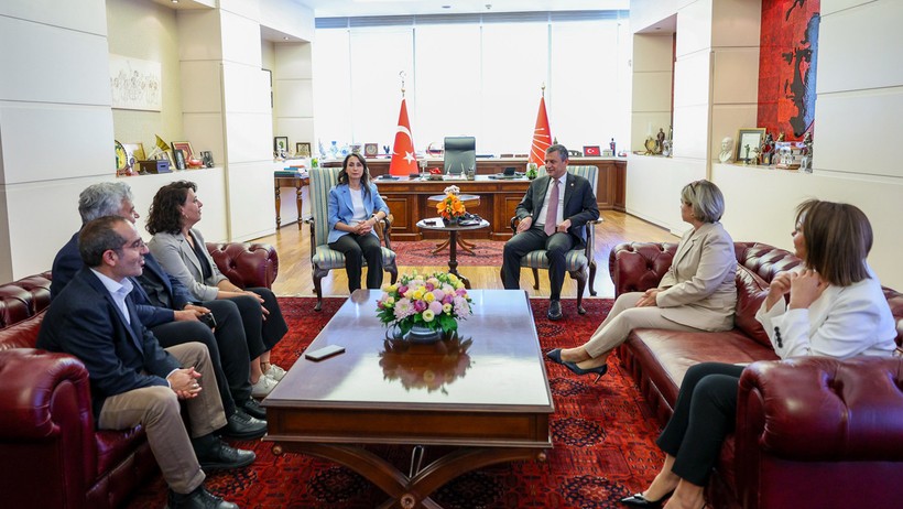 Özgür Özel ve Tülay Hatimoğulları'ndan 'Operasyon' Çıkışı - Resim : 1
