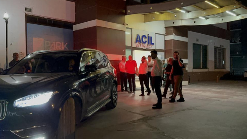 CHP'li Murat Emir Sahnede Düştü, Kaburgası Kırıldı! Açıklama Geldi, Durumu Nasıl? - Resim : 1