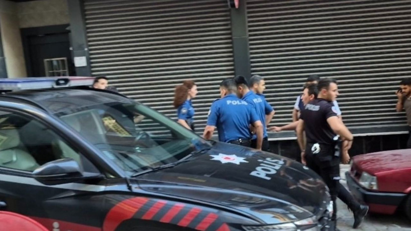 Sultangazi'de Polis Ekiplerine Bıçaklı Saldırı: Kovalamaca Sonrası Yakalandı - Resim : 2