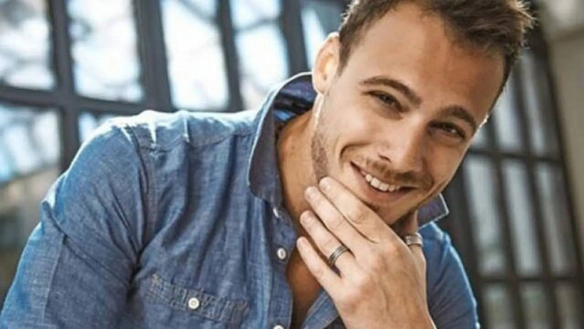 Kerem Bürsin’in Yeni Tarzı Hayranlarını Mest Etti - Resim : 1